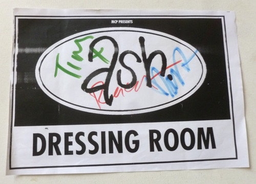 Ash dressing room signed - dressing,